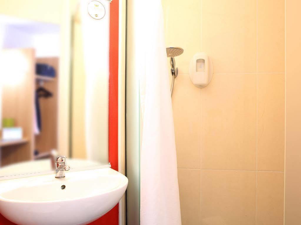 B&B Hotel Avignon 1 Le Pontet  Bagian luar foto